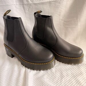 Dr. Martens Black Platform Ankle Chelsea Boots Women Size 10 NWOB